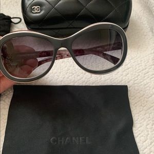 Chanel sunglasses 😎